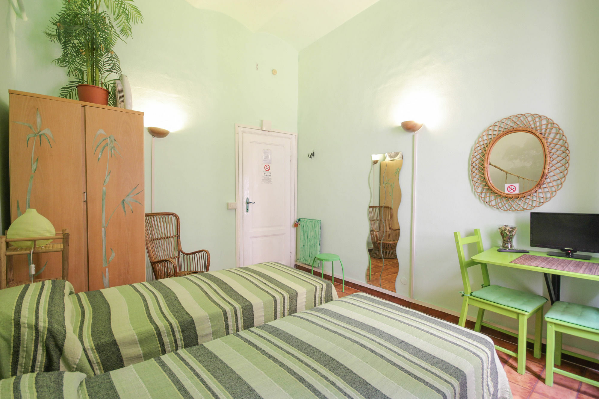 Hotel Sixbeds Roma Exterior foto